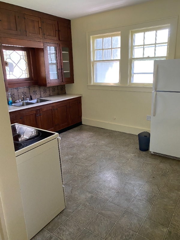 Photo - 215 E 8th Ave