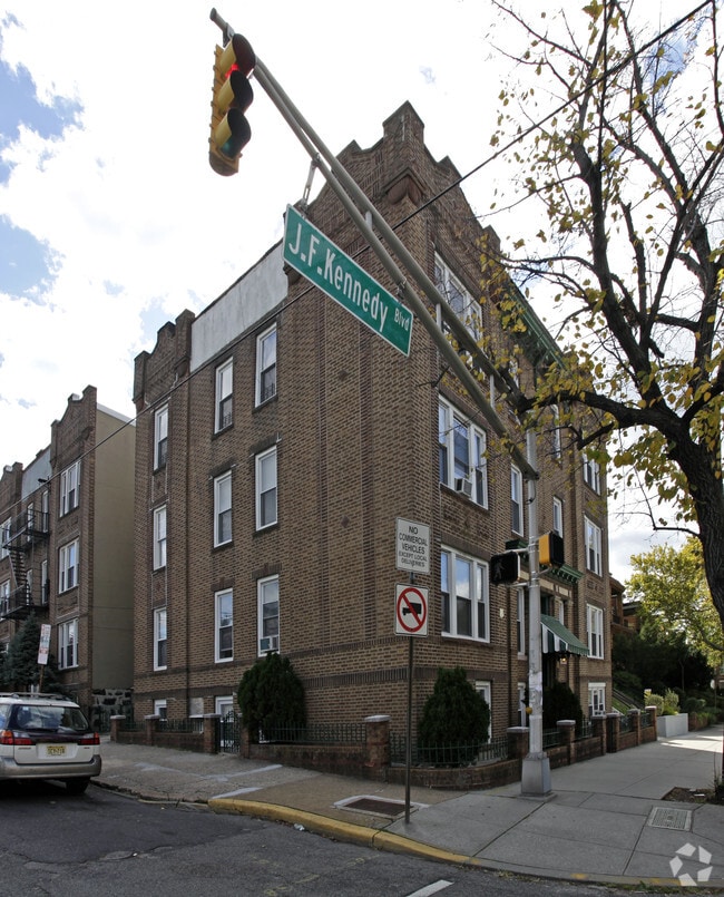 3176 John F. Kennedy Blvd Apartments For Rent in Jersey City, NJ
