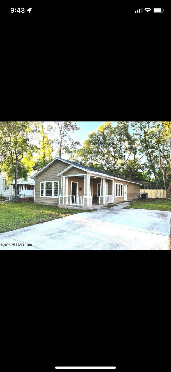 Building Photo - 2976 Dellwood Ave Rental