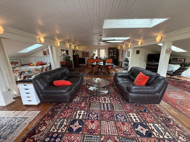 Photo - 60 Woodard Rd Unit Little barn Apartment