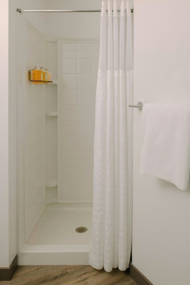 Hotel Houze - Short Term Leases