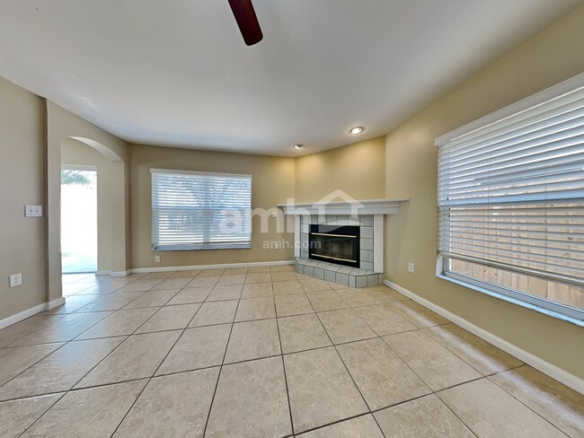 Photo - 1606 Prowmore Dr