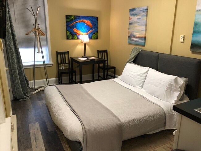 Photo - 10 E Church St