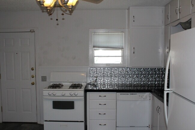 Photo - 2724 37th St