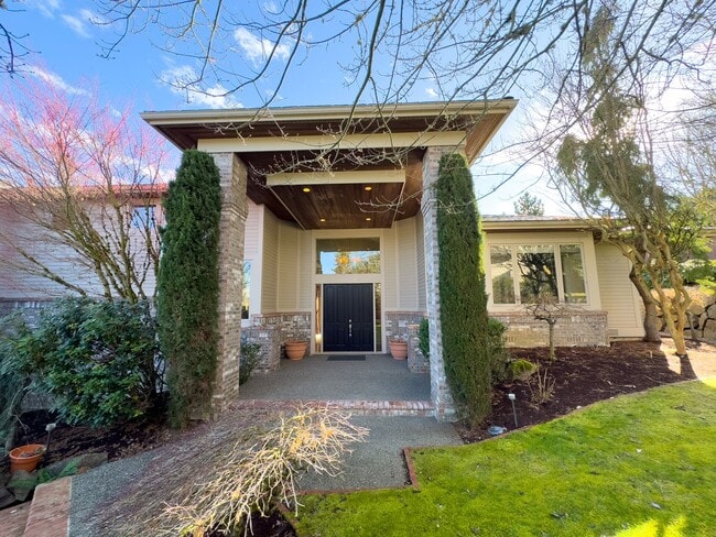 Photo - 4bd/4ba Bellevue Home