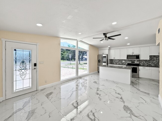 Photo - 3675 Prudence Dr Unit B