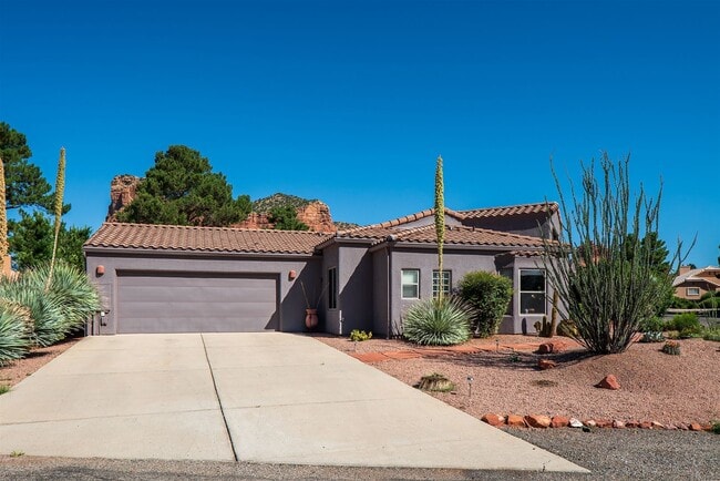 Photo - 290 Arch Dr