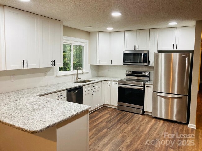 Photo - 2177 Lynmore Dr