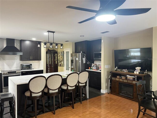 Photo - 725 Bristol Forest Way