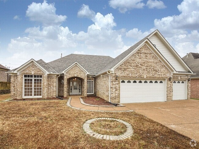 Building Photo - GORGEOUS 4 bed, 3.5 bath home near Macon a...