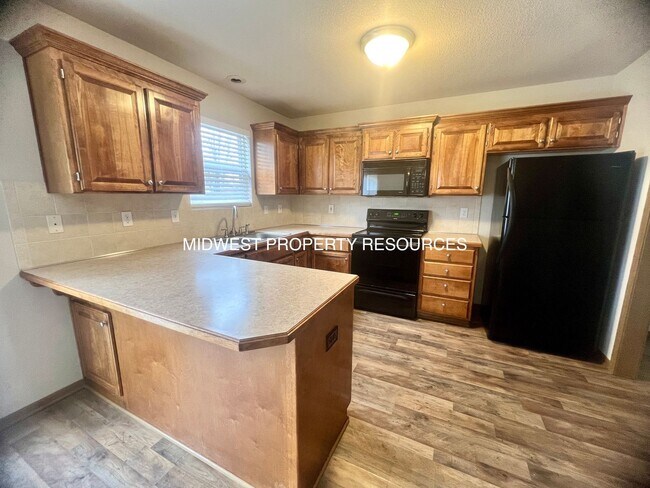 Photo - Spacious 3 Bedroom, 2 Bath Townhome availa...