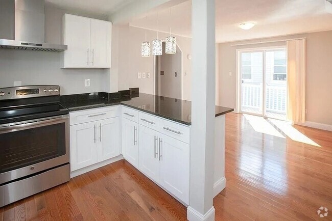 Building Photo - 9 Concord Ave Unit 2 Rental