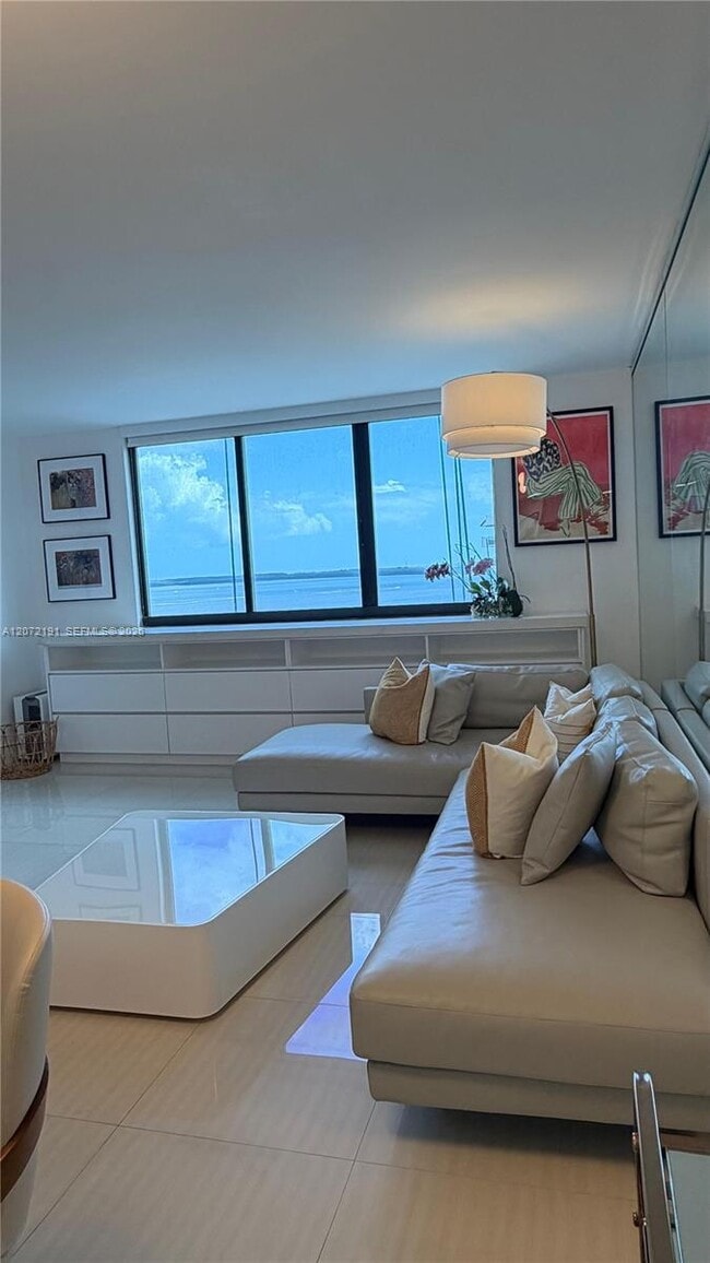 Photo - 540 Brickell Key Dr Unidad 1101