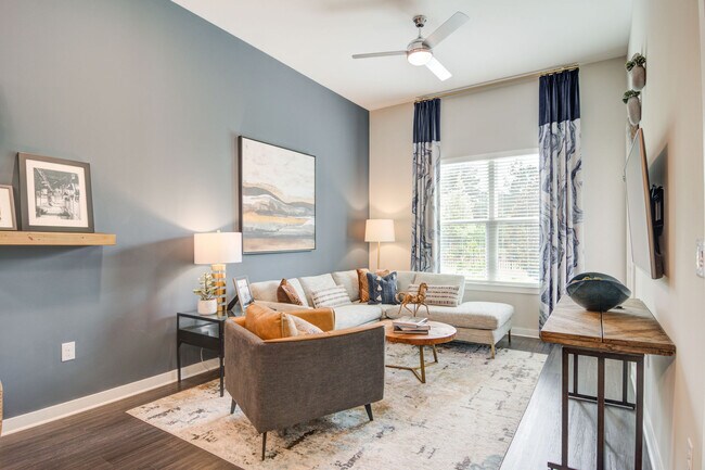 The Edison Sugarloaf Apartments