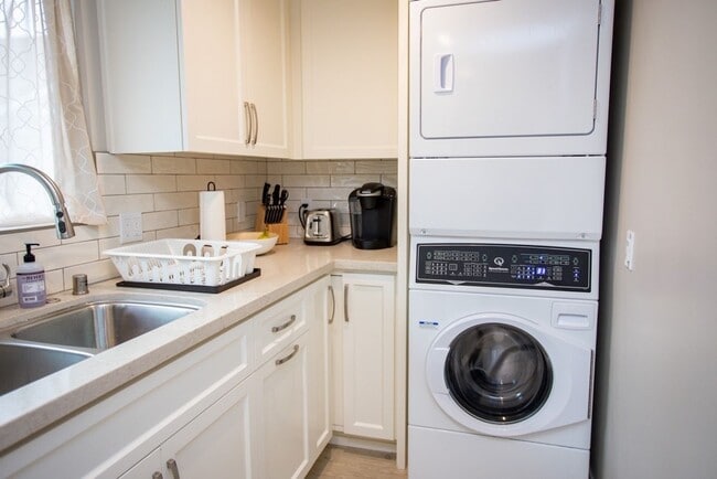 Photo - 4094-4096 Kansas Street Unit 4096