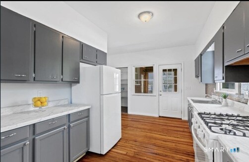Photo - 212 Maple St