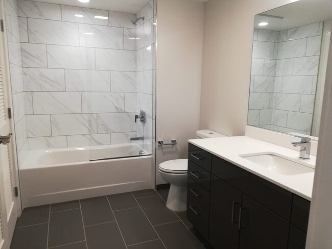 Photo - 262 Monsignor Obrien Hwy Unit 404