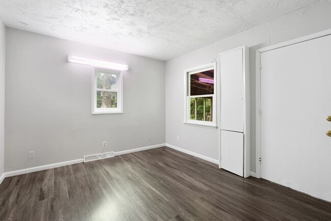 Photo - 1223 W 19th St