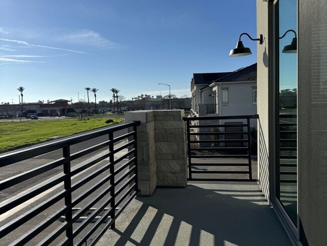 Photo - 546 W Mahogany Ln