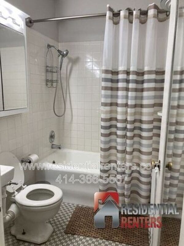 Photo - 1028 E Juneau Ave Unidad 209