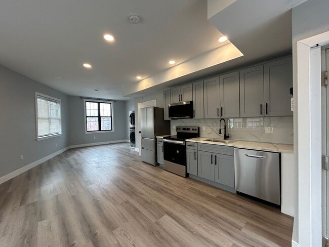 Building Photo - 2104 Reed St Unit 3F