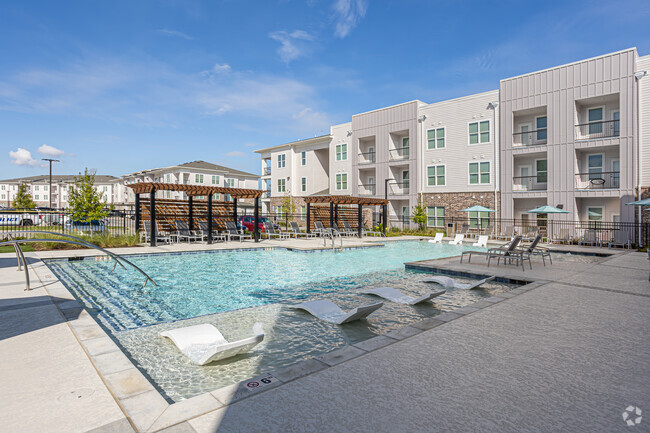 Resort-Style Pool - The Waters at Heritage Rental