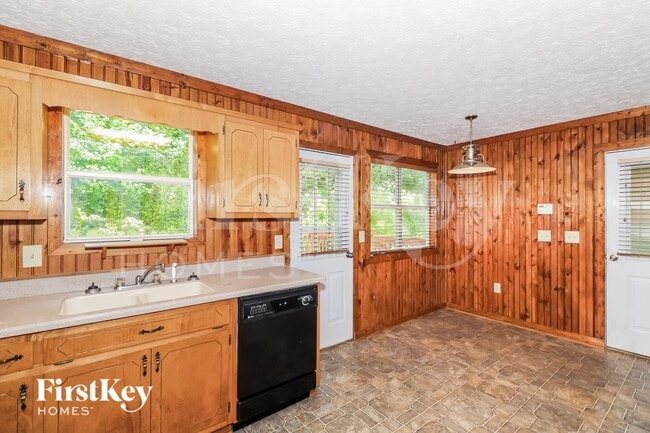 Photo - 115 River Trace Dr