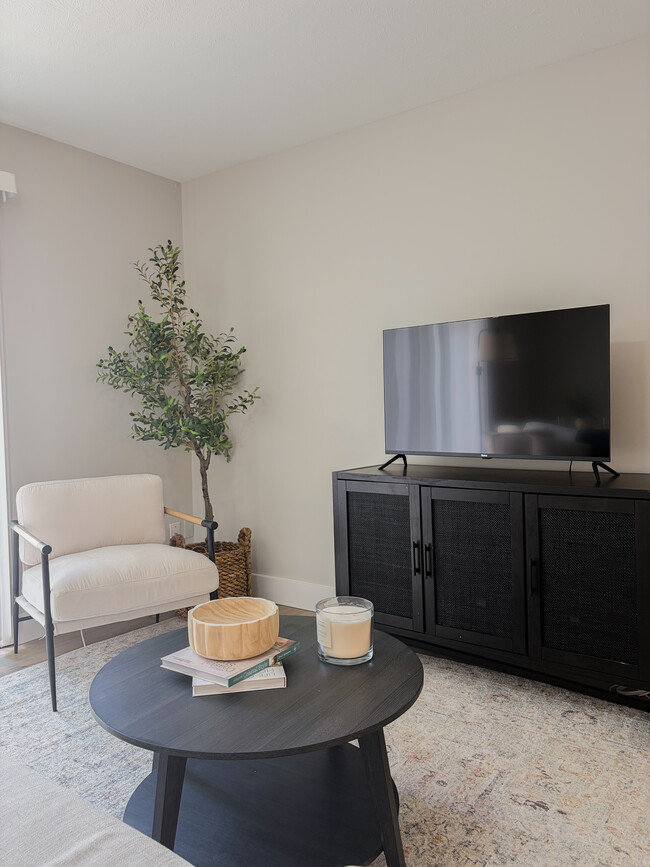 2BD, 1BA - 900SF - Living Room