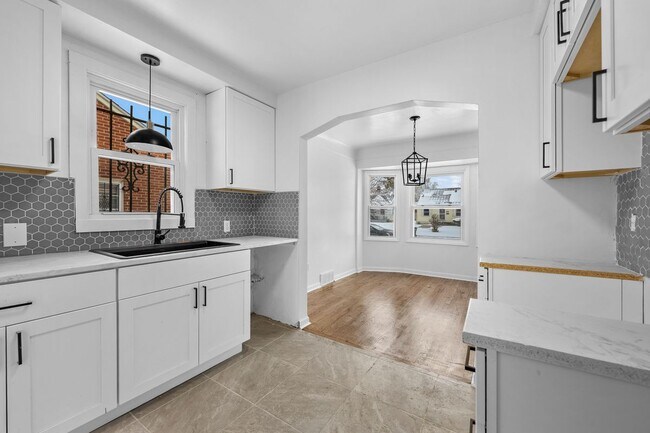 Photo - 18525 Westmoreland Rd