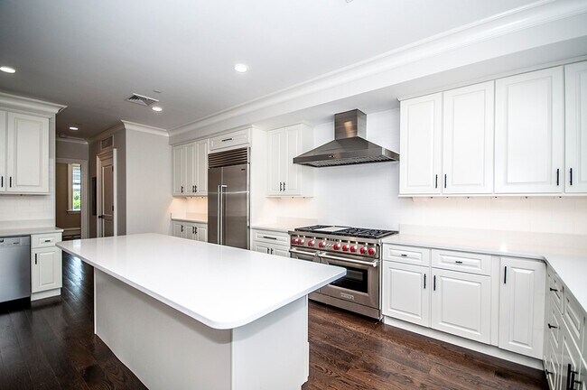 Photo - 11 Alton Pl Unit #3