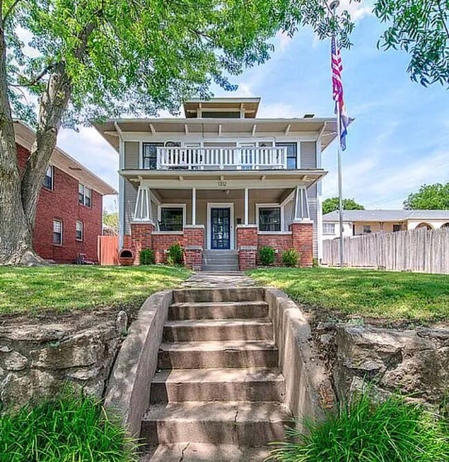 Charming and historic home in The Heart of... - Charming and historic home in The Heart of...