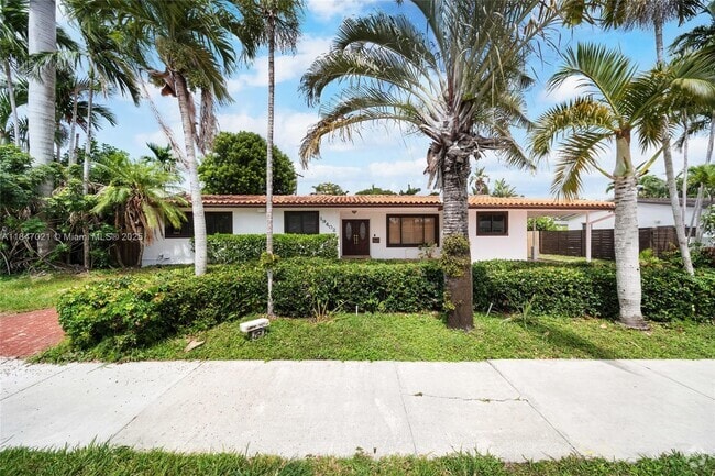 Building Photo - 19402 NE 19th Ct Rental