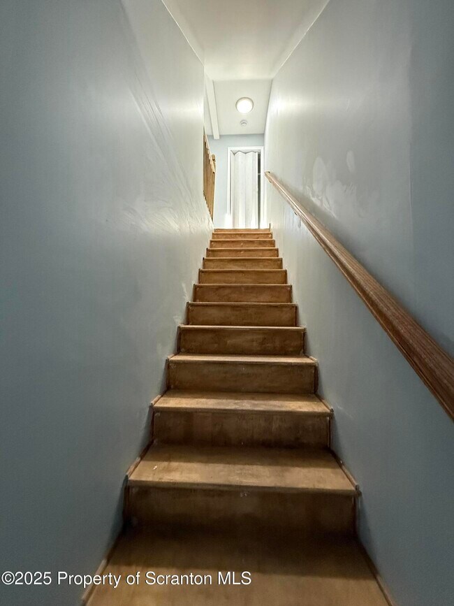 Photo - 319-319 E Elm St