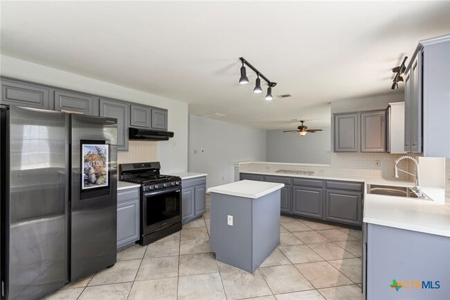 Photo - 410 Steeplechase Dr