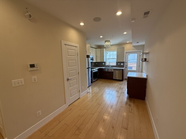 Photo - 707 18th St NE