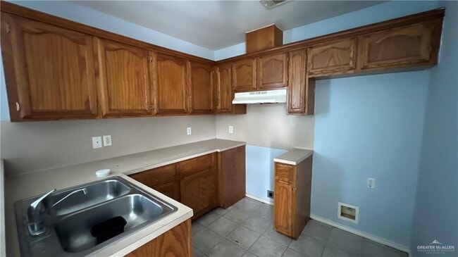 Photo - 12 Glasscock Blvd