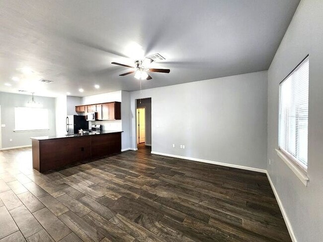 Photo - Spacious 5 Bedroom 3 Bath In Highland Park Add in Edmond