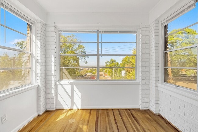 Photo - Oakmont Apartments