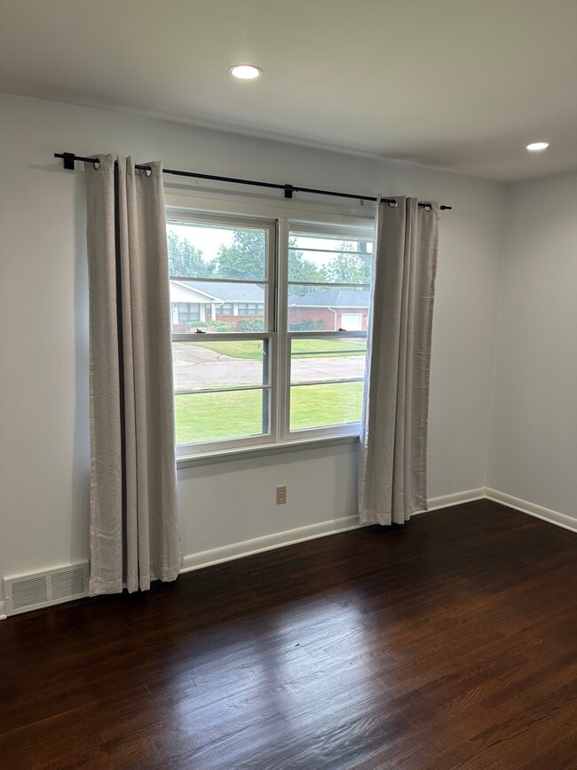 Photo - 1516 Sheffield Rd