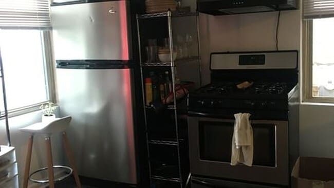 Photo - 821 N Hermitage Ave