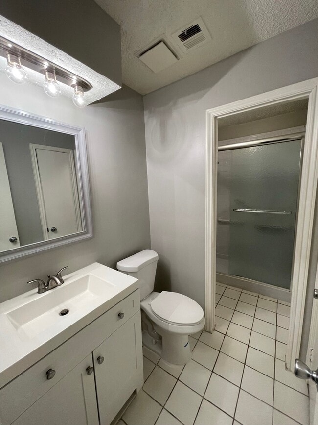 Building Photo - 5003 Spring Forest Dr Rental