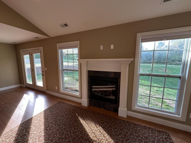 Photo - 4500 Weybridge Dr