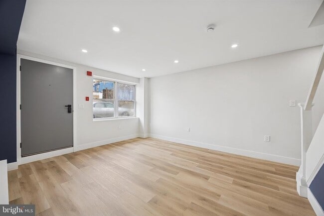 Photo - 4522 Baker St Unit 13