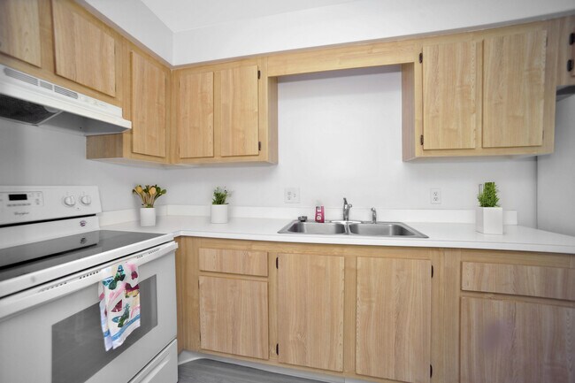 Photo - 1354 Westover St Unit 103