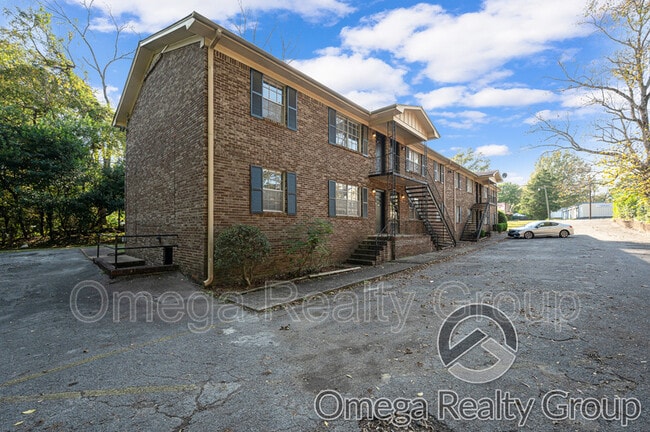 Photo - 2020 High School Rd Unit Apt H