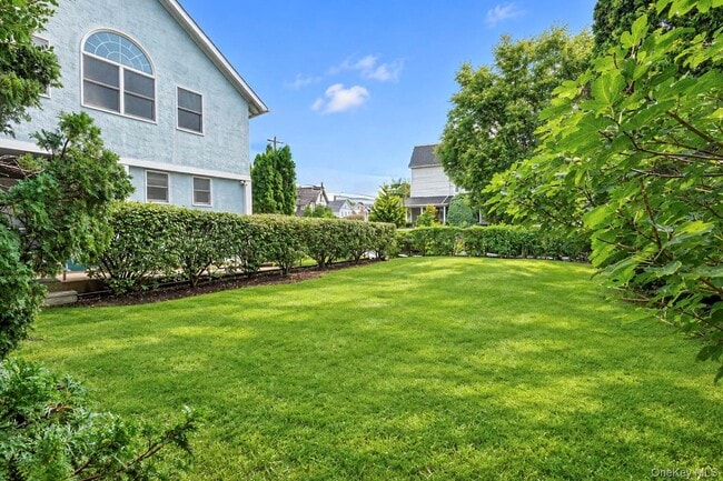 108 Hempstead Ave