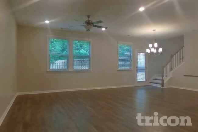 Photo - 313 Knowles Pl