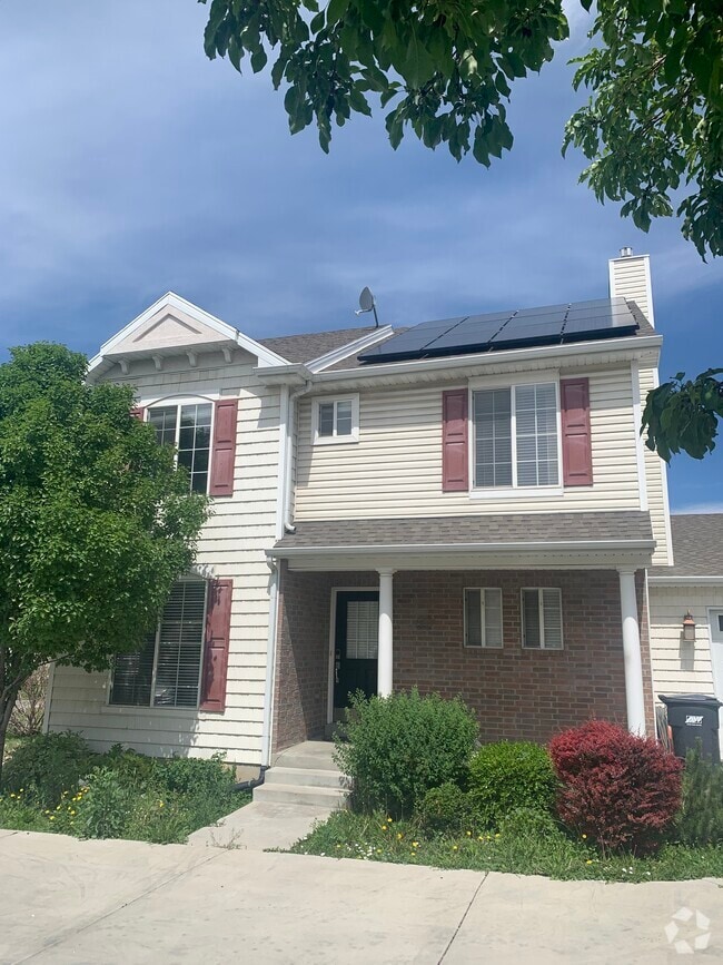 Building Photo - 807 E 10 S Rental