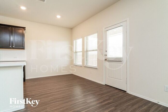 Photo - 434 Stuart Ln