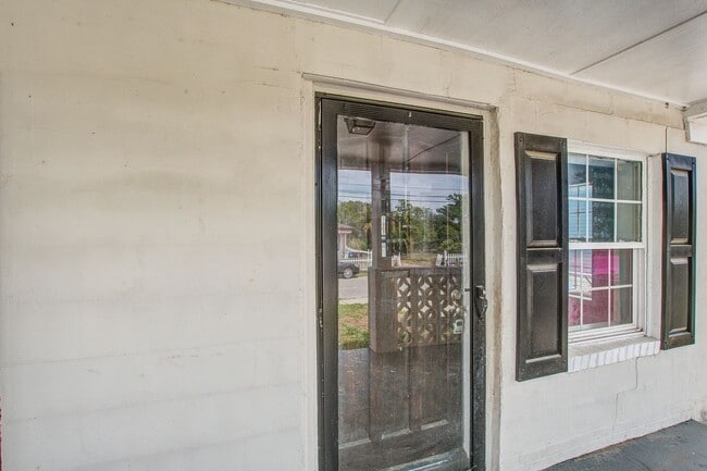 Photo - Modern Prime Location Near Park Circle